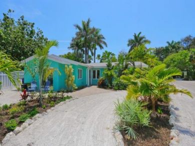 Anna Maria Island Vacation Home Sleeps 6 Walk to Beach